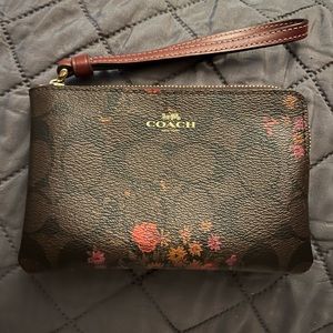 Small Coach wristlet